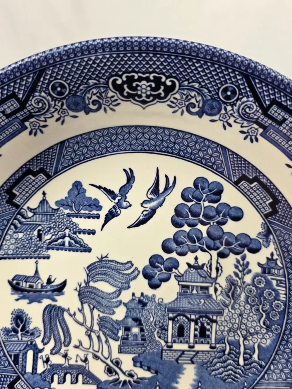 Churchill Willow Blue 9 Inch Round Shallow Vegetable Bowl Georgian Shape England